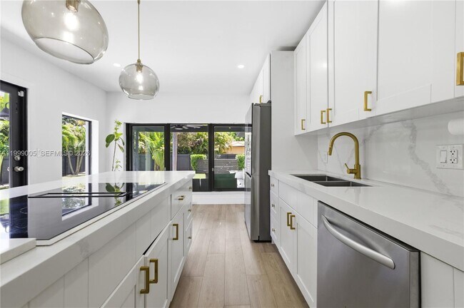 Foto del edificio - 86 NE 110th St