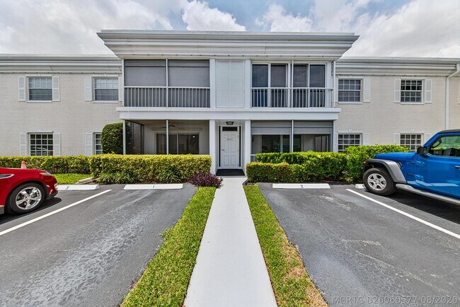 Building Photo - 6447 Bay Club Dr