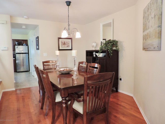 Building Photo - 104 Cotswold Cir
