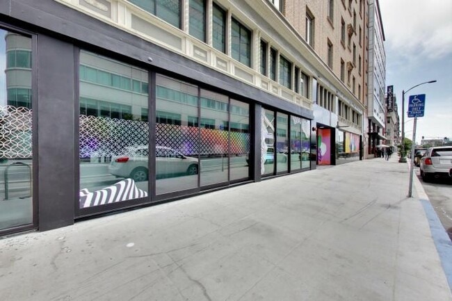 Building Photo - bedroom in Oakland CA 94607