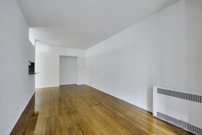 Building Photo - 121 Madison Ave