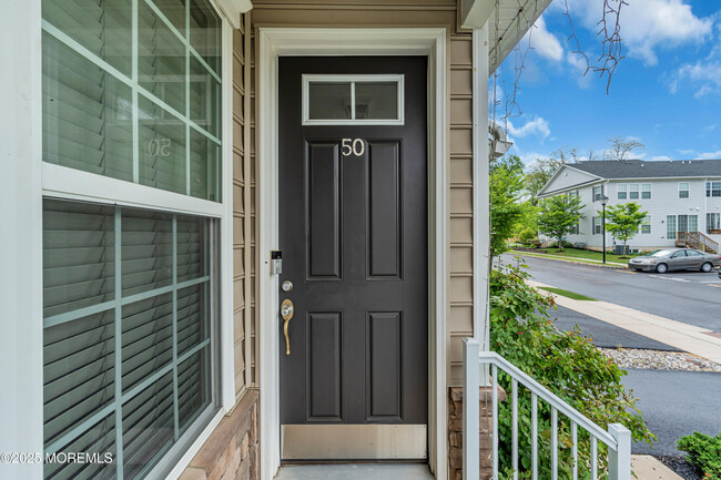 Building Photo - 50 Periwinkle Dr