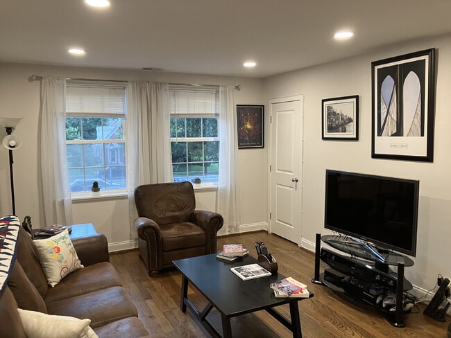 Building Photo - "Stylish 2-Bed 2-level Condo with Granite ...