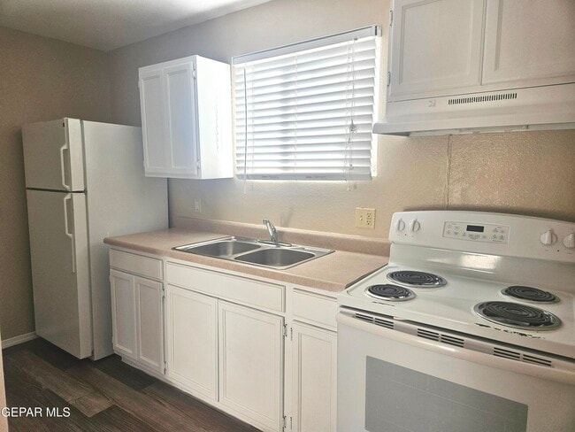 Building Photo - 11054 Sunshine Ct