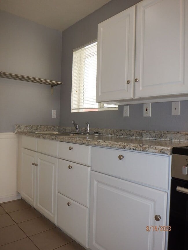 Building Photo - 22924 Clover Spring Pl