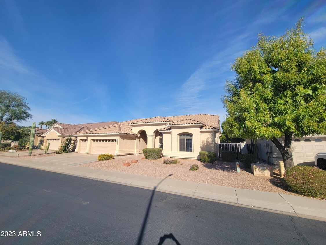 Primary Photo - 5510 E Friess Dr
