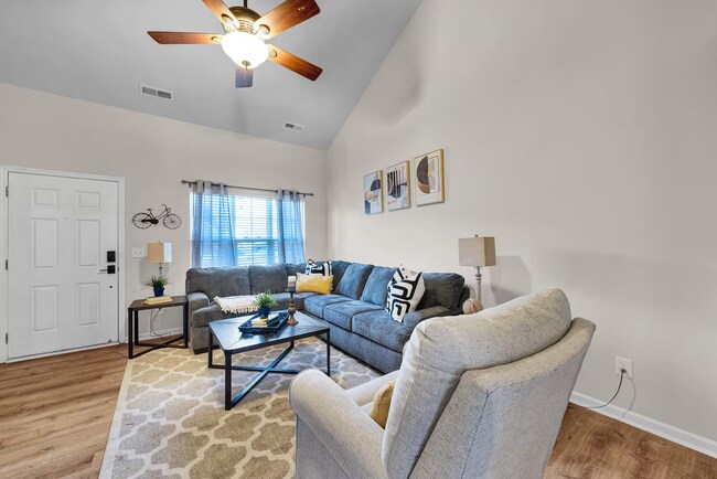 Foto del edificio - 8017 River Gold Ln