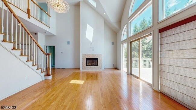 Building Photo - 1 White Oak Ct
