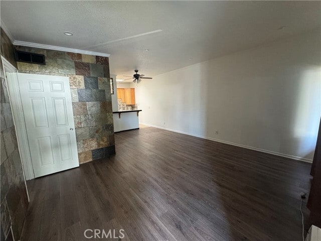 Foto del edificio - 2100 N Derek Dr