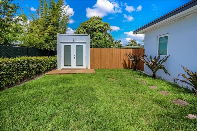 Building Photo - 2040 SW 80th Ct