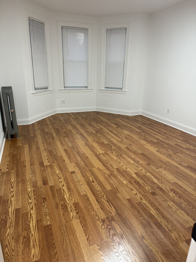 Building Photo - 139 S 12th Ave