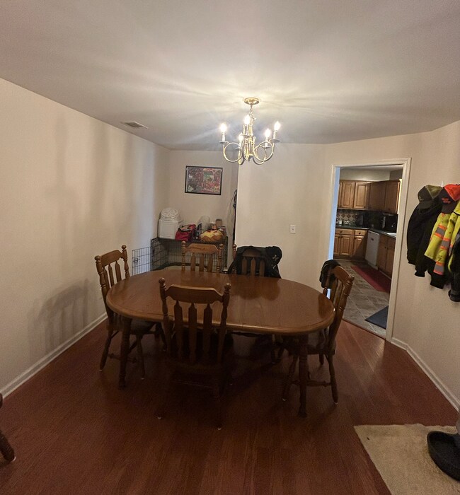 Building Photo - 146 Oak Meadows Dr