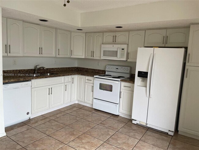 Building Photo - 8005 SW 107th Ave