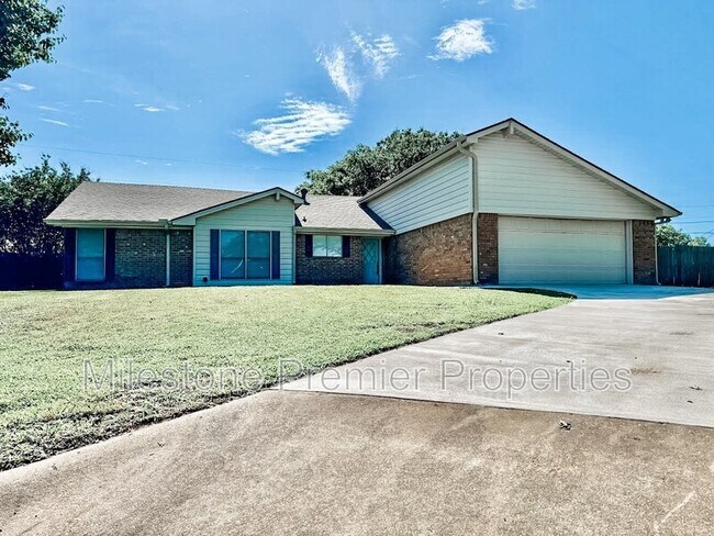Foto del edificio - 2110 Oak Creek Cir
