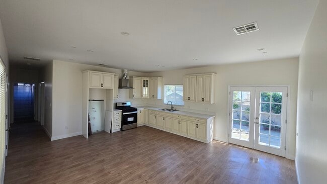 Foto del edificio - 6504 Tujunga Ave