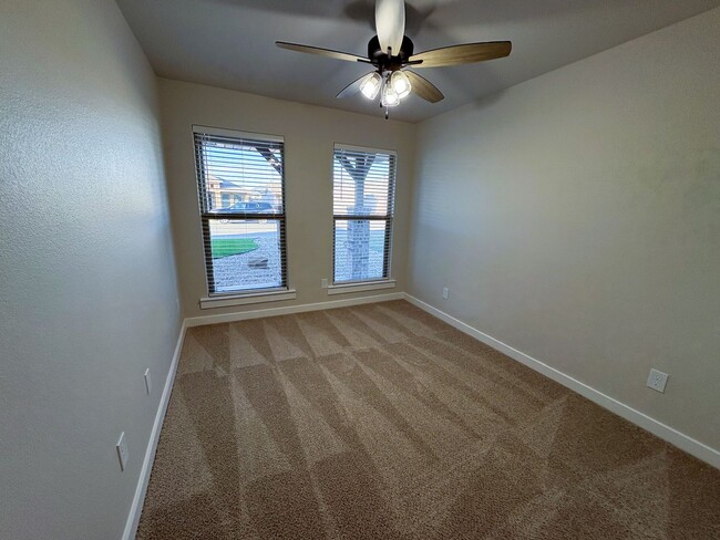 Building Photo - Brand New Stunning Home Located In Bell Fa...