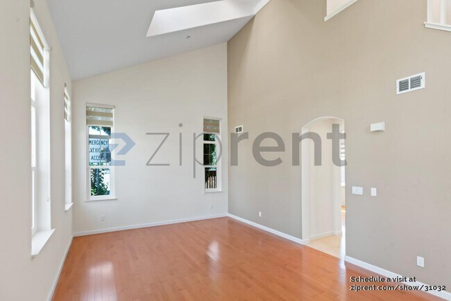 Building Photo - 213 W Ferndale Ave