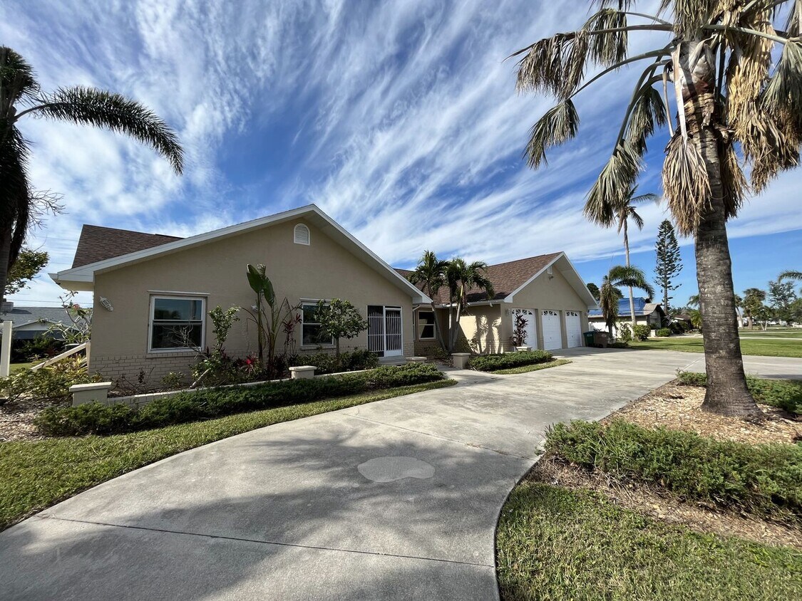 Primary Photo - Newly Renovated! 5 Bedroom, 3 Bath Pool Home!