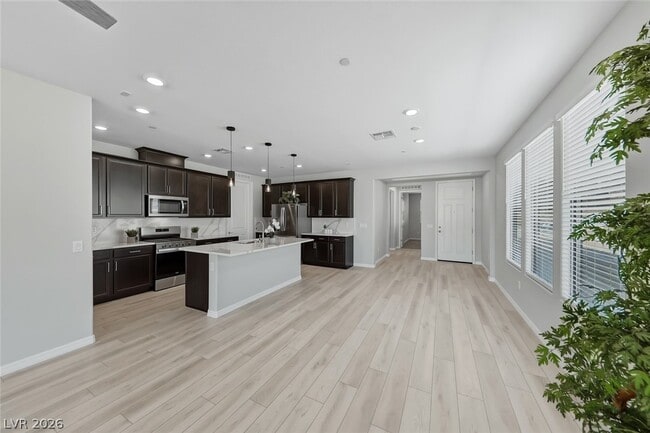 Building Photo - 38 Crimson Cactus Ave