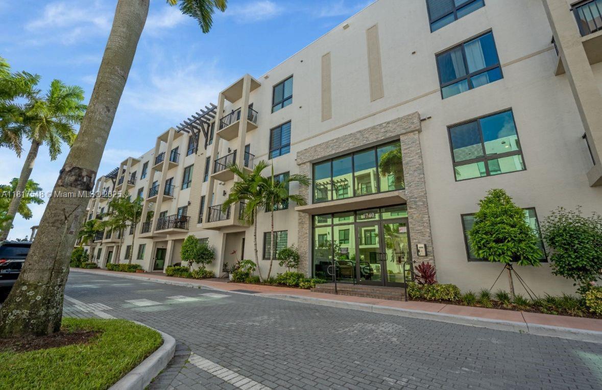 Foto principal - 4740 NW 84th Ct
