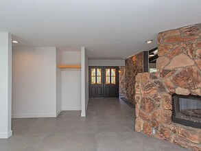 Building Photo - 1792 Warmlands Ave
