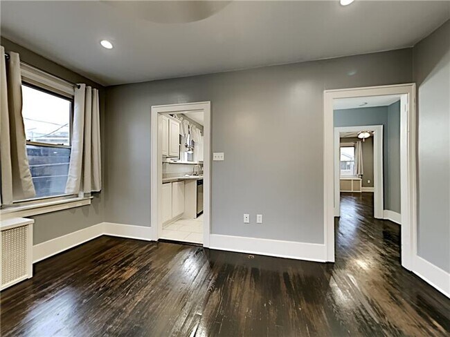 Building Photo - 1403 Tolma Ave