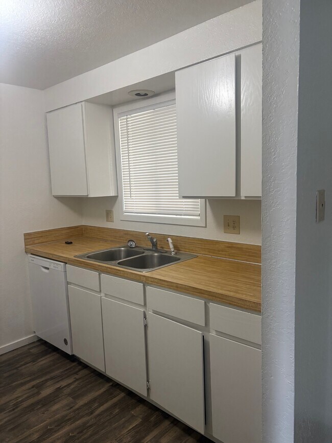Foto del edificio - 3047 N Linda Vista Ln