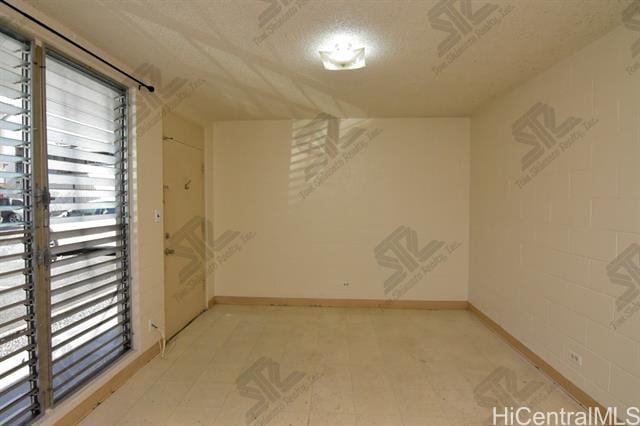 Building Photo - 1333 Nuuanu Ave