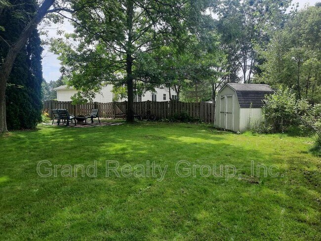 Foto del edificio - 2740 Delaware Ln