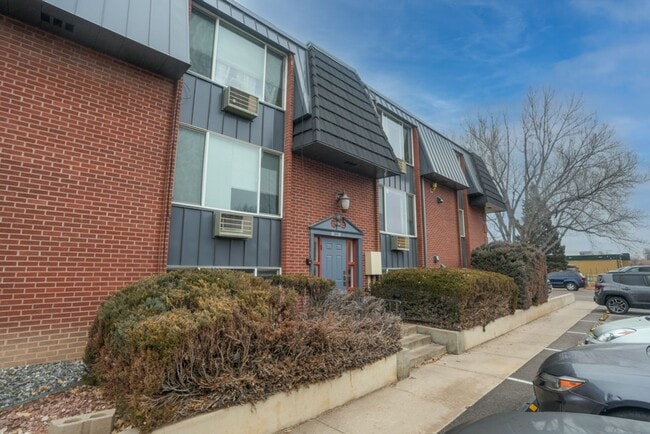 Building Photo - Robertson1001 (KC-JF)