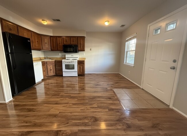 Building Photo - 314 Jackson St