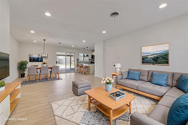 Foto del edificio - 413 Simmons Dr