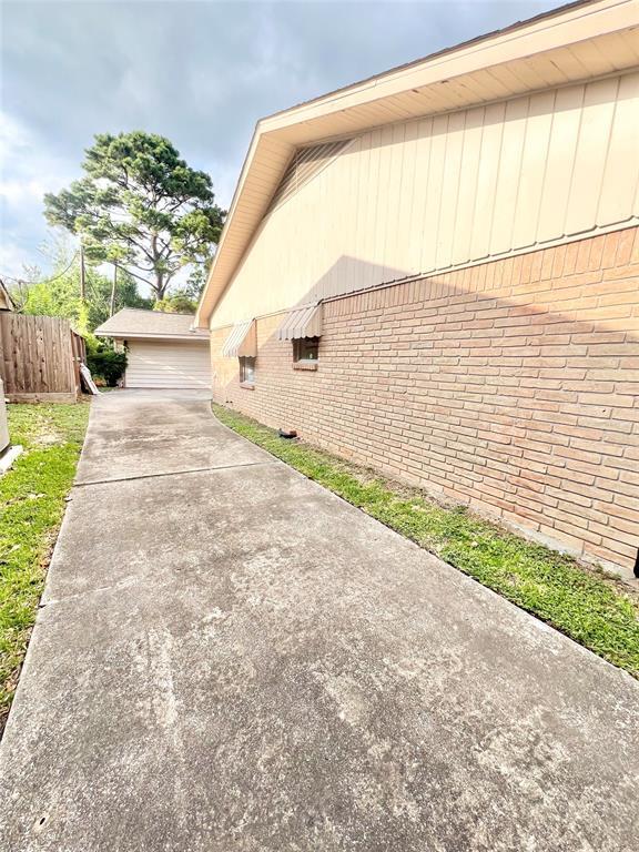 Building Photo - 5546 Beechnut St