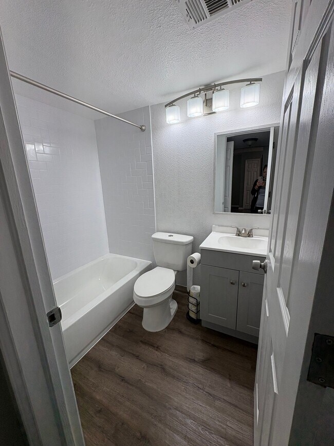 Foto del edificio - 8625 Clay St