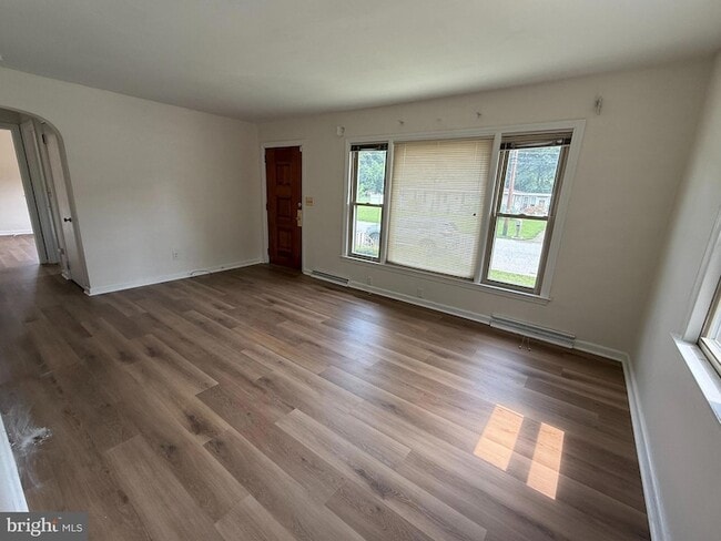 Foto del edificio - 1236 Oak Ln