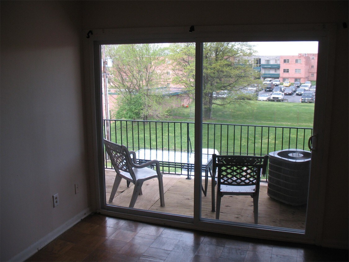 Foto principal - 1005 Marcy Ave