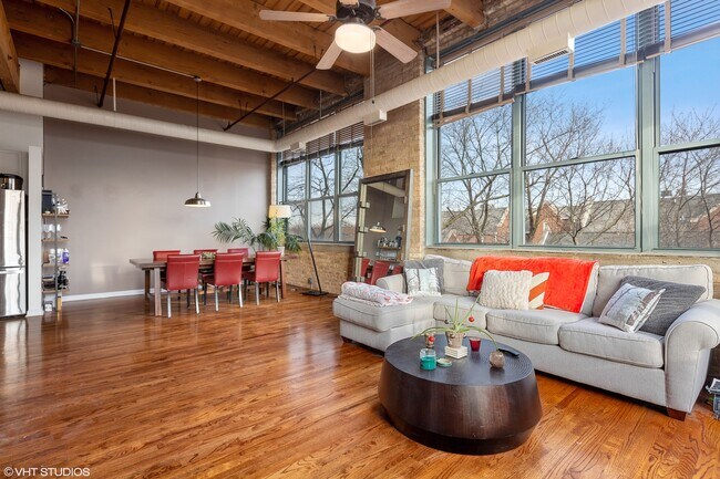 Foto del edificio - 1733 W Irving Park Rd