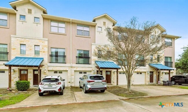 Foto del edificio - 13420 Lyndhurst St