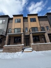 Building Photo - 23614 Parkview Ln