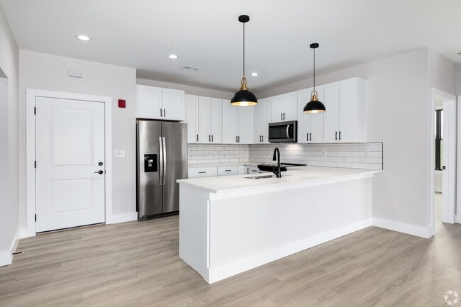 Building Photo - Town Center Apartments