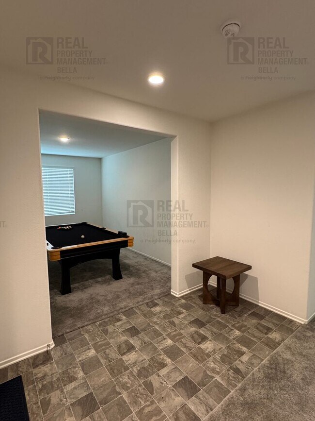 Foto del edificio - Beautiful 3 Bed, 2 Bath Single-Story Home in McSweeny Farms with Open-Concept Living