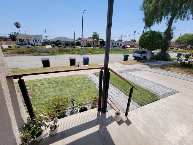 Building Photo - 6063 Southside Dr