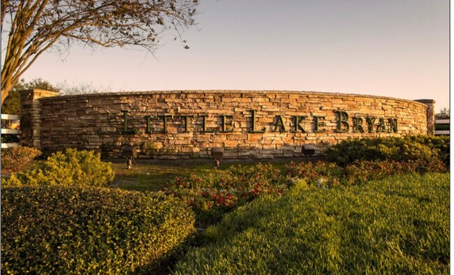 Foto del edificio - 8301 Elm Park Dr