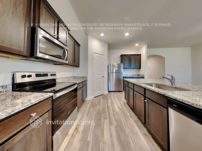 Foto del edificio - 135 Magnolia Dr