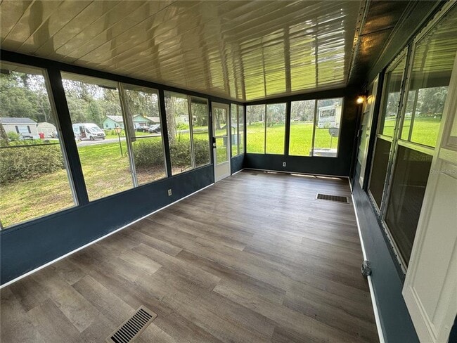 Building Photo - 8210 S Cove Point
