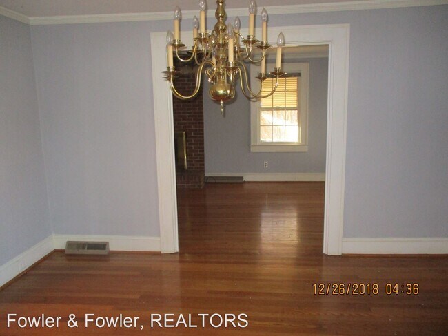Building Photo - 4 br, 2 bath House - 105 Ford Street