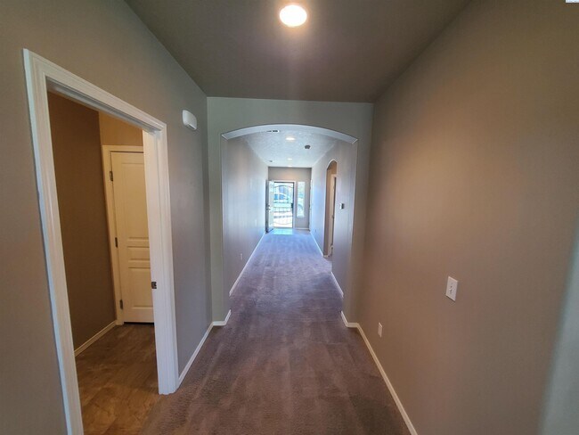Foto del edificio - For rent West Kennewick