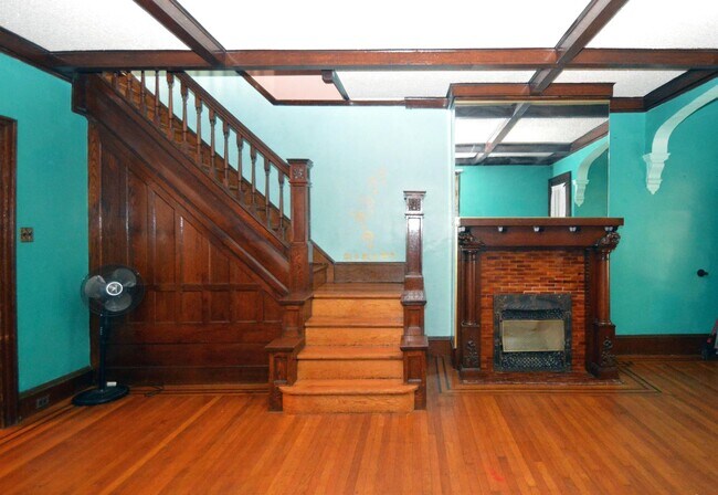 Foto del edificio - Stunning Architectural 4 Bedroom Gem Acros...