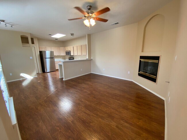 Building Photo - 2 Bedroom, 2 Bathroom Townhome near Montgo...