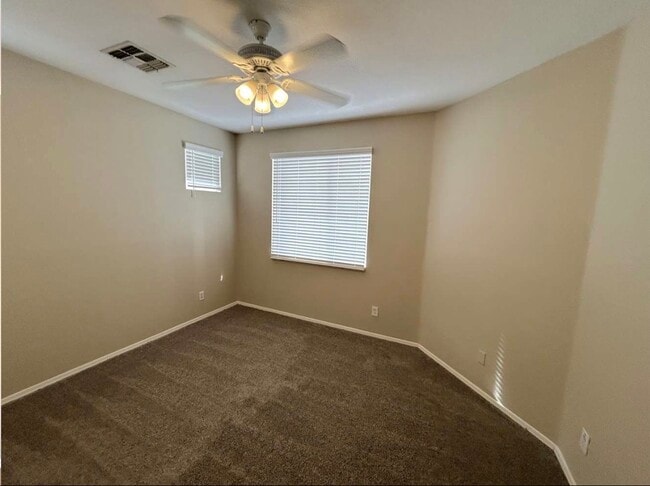 Building Photo - 1217 E Graham Trl